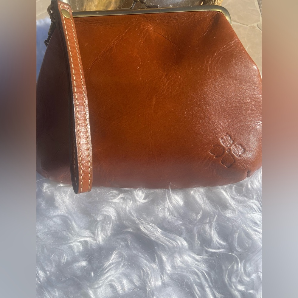 Patricia Nash Leather Wristlet with Kiss Lock Excellent Condition